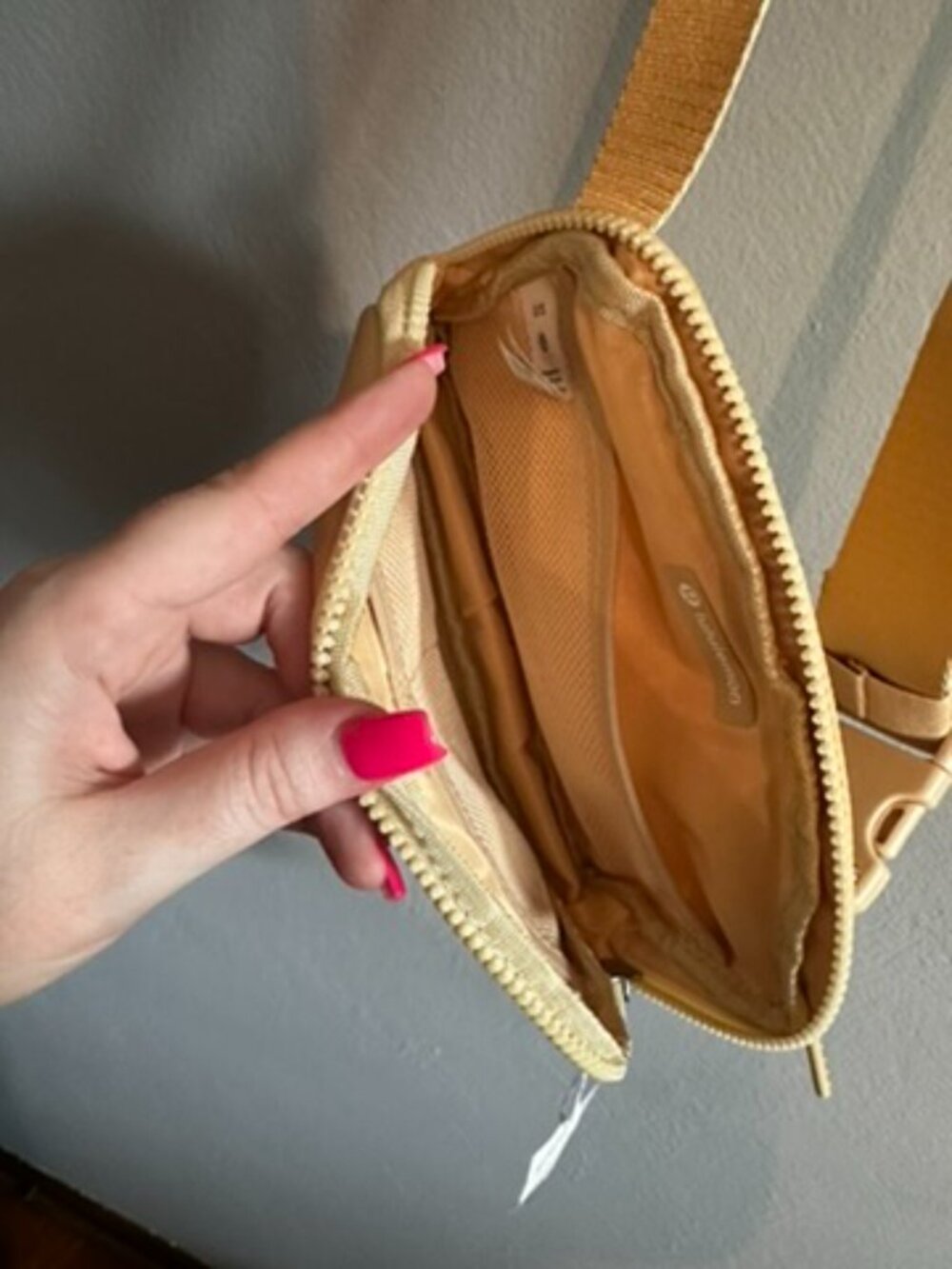 Lululemon Belt Bag - NWT - Yellow Beige with White Logo - Picture 2 of 5